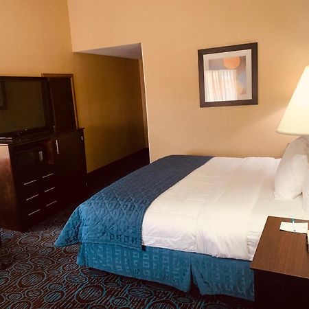 Regency Inn & Suites New London Mystic Buitenkant foto