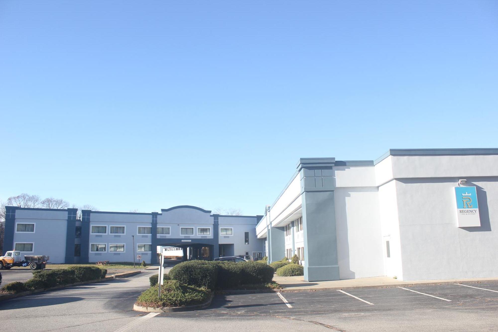 Regency Inn & Suites New London Mystic Buitenkant foto